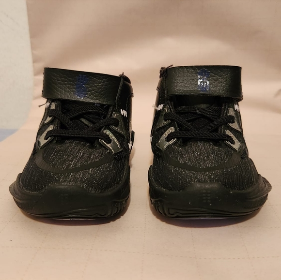 Toddler Kyrie - Picture 4 of 6